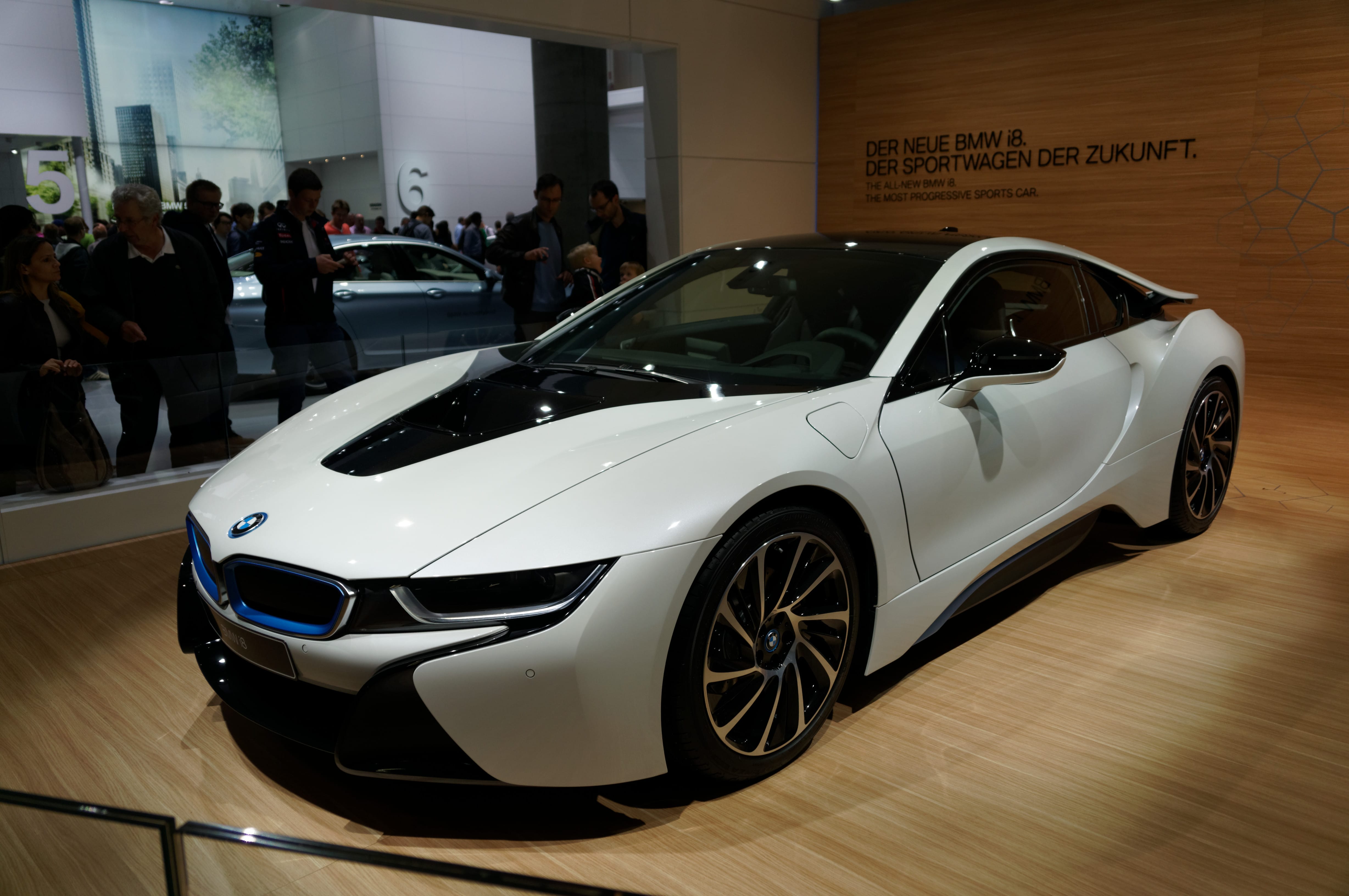 BMW i8 plug-in super car 