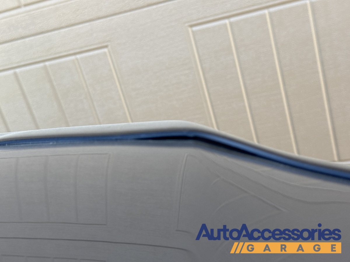 Auto Ventshade (AVS) Aeroskin Hood Deflector photo by Jose L